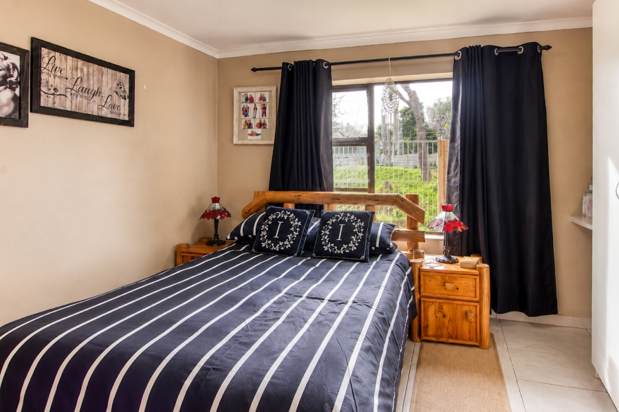 2 Bedroom Property for Sale in Sea Breeze Western Cape